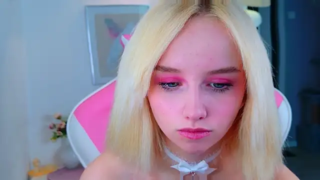 b4by LoL1 online show from April 2026 06:47:02 AM