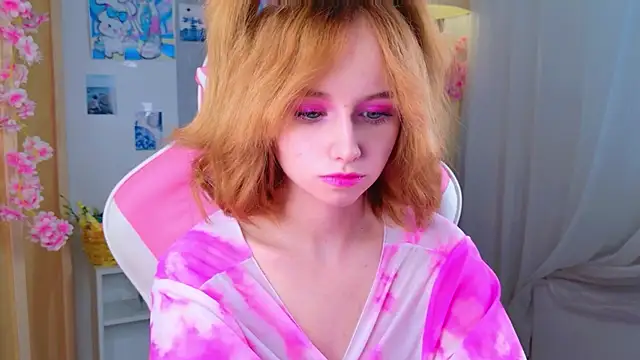 Snapshot of b4by_LoL1 chatting on May 2026 01:06:01 PM b4by LoL1 online show from May 2026 01:06:01 PM