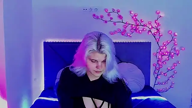 JoannLowe online show from April 2026 07:55:01 PM