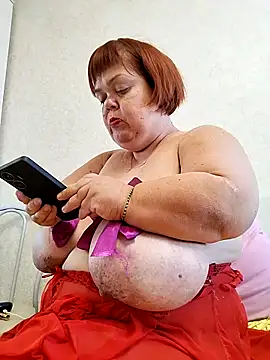 Snapshot of MIDGET-TITS chatting on October 2025 08:00:02 AM MIDGET-TITS online show from October 2025 08:00:02 AM