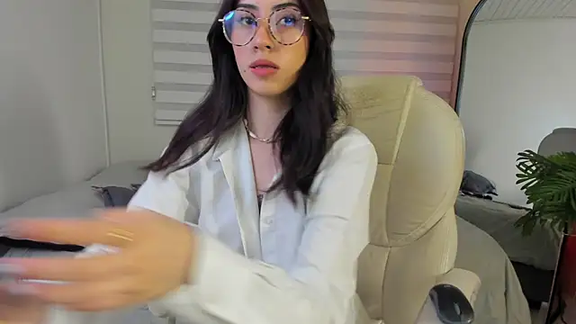 Catyloves online show from December 2025 10:28:01 PM