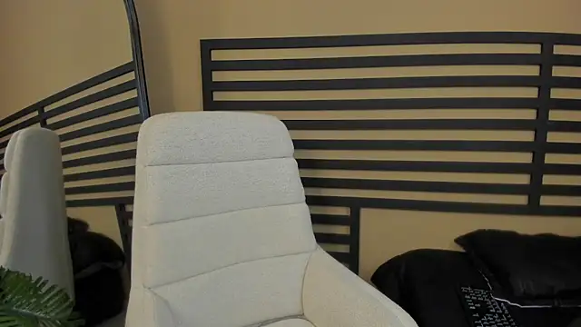 Catyloves online show from March 2026 10:40:01 PM