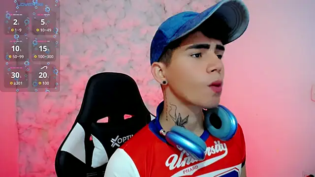 Snapshot of Tayson_Rivers chatting on November 2025 07:35:01 PM Tayson Rivers online show from November 2025 07:35:01 PM