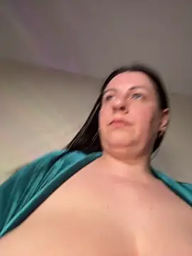 Evelinia online show from June 2026 04:52:02 PM