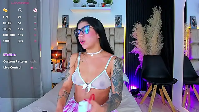 little sophie18 online show from July 2026 07:43:01 PM