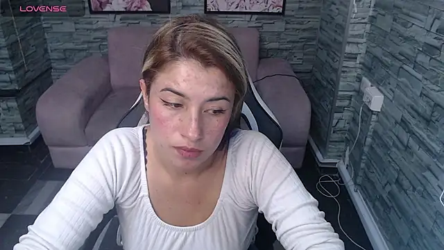 Snapshot of Valerie_b chatting on December 2024 06:44:02 PM Valerie b online show from December 2024 06:44:02 PM
