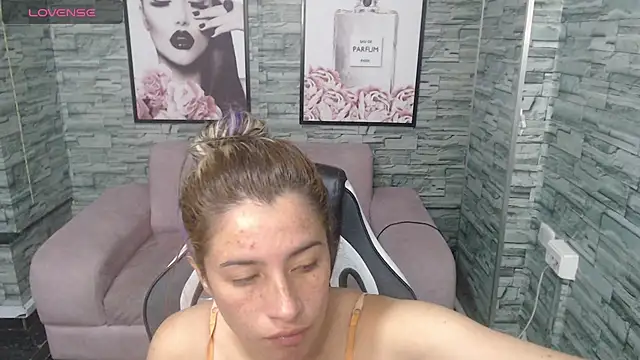 Snapshot of Valerie_b chatting on December 2024 03:46:01 PM Valerie b online show from December 2024 03:46:01 PM