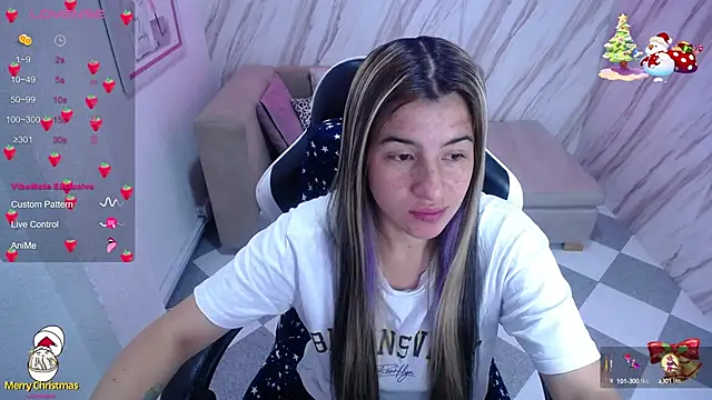 Snapshot of Valerie_b chatting on January 2025 02:55:01 AM Valerie b online show from January 2025 02:55:01 AM