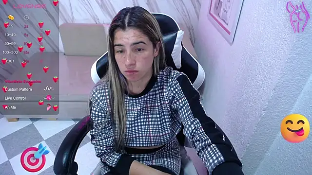 Snapshot of Valerie_b chatting on February 2025 06:11:02 AM Valerie b online show from February 2025 06:11:02 AM