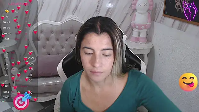 Snapshot of Valerie_b chatting on March 2025 03:09:02 AM Valerie b online show from March 2025 03:09:02 AM