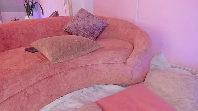 Lucy Vega online show from November 2025 04:48:02 AM