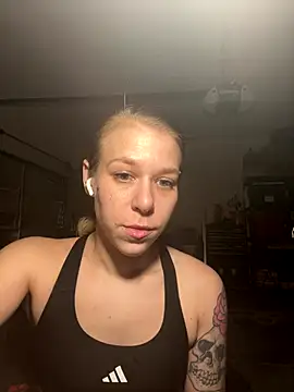 Snapshot of shesexplicit chatting on January 2026 07:28:01 PM shesexplicit online show from January 2026 07:28:01 PM