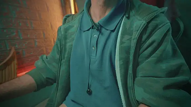 Snapshot of alex-volo chatting on December 2024 02:27:02 PM alex-volo online show from December 2024 02:27:02 PM