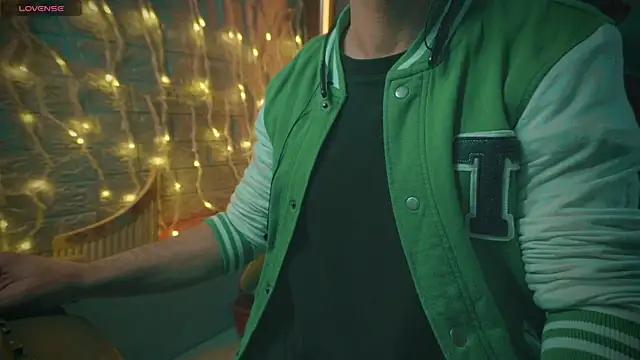 Snapshot of alex-volo chatting on December 2024 04:36:02 AM alex-volo online show from December 2024 04:36:02 AM