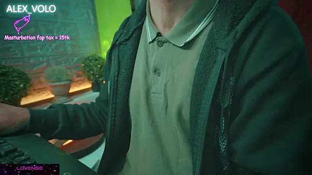 Snapshot of alex-volo chatting on January 2025 09:06:02 AM alex-volo online show from January 2025 09:06:02 AM