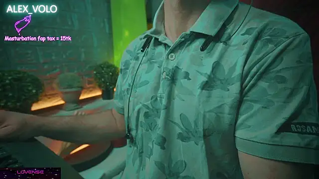 Snapshot of alex-volo chatting on January 2025 09:26:01 AM alex-volo online show from January 2025 09:26:01 AM