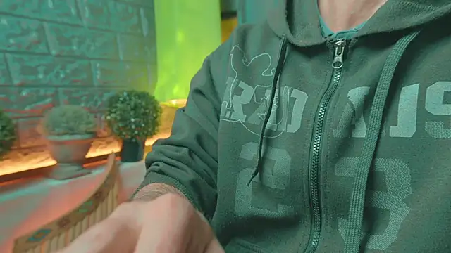 Snapshot of alex-volo chatting on March 2025 06:57:01 AM alex-volo online show from March 2025 06:57:01 AM