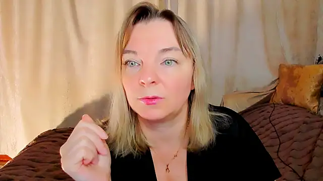 Regina  blue online show from November 2025 01:44:01 PM