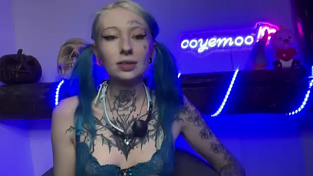 Snapshot of coyemoo chatting on February 2025 06:01:01 PM coyemoo online show from February 2025 06:01:01 PM