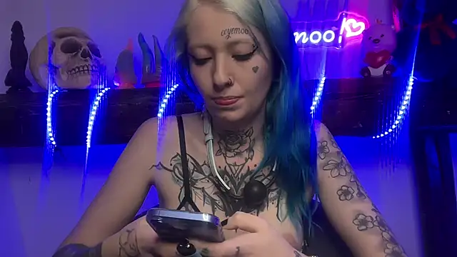 Snapshot of coyemoo chatting on March 2025 12:56:01 PM coyemoo online show from March 2025 12:56:01 PM