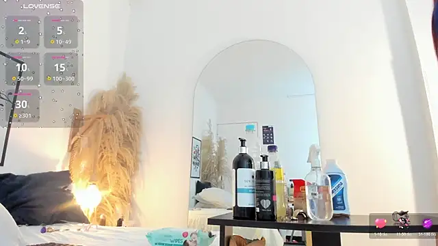 mia lourence online show from April 2026 02:07:01 PM