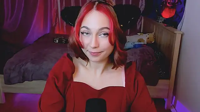 Snapshot of Carolina_Leep chatting on December 2024 02:05:01 AM Carolina Leep online show from December 2024 02:05:01 AM