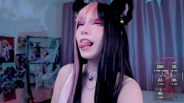 Snapshot of Carolina_Leep chatting on October 2025 01:23:01 PM Carolina Leep online show from October 2025 01:23:01 PM