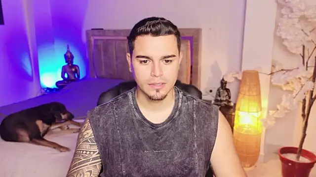 Axel Big cock online show from June 2026 05:16:01 PM