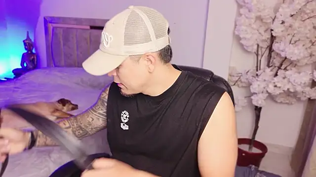 Axel Big cock online show from June 2026 03:48:01 AM
