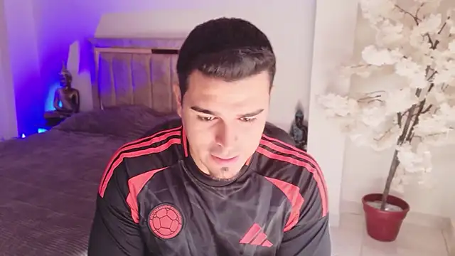 Axel Big cock online show from June 2026 07:08:01 PM