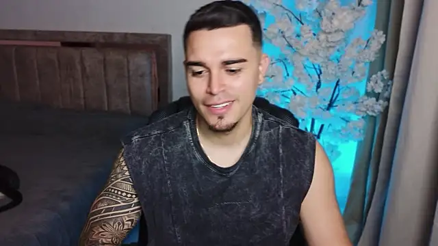 Axel Big cock online show from July 2026 02:42:02 AM
