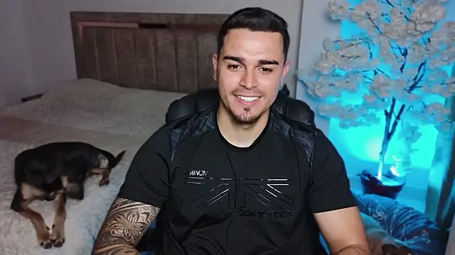 Axel Big cock online show from July 2026 01:34:01 AM