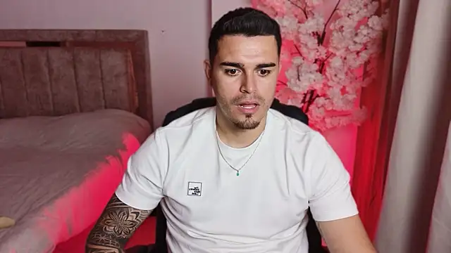 Axel Big cock online show from August 2026 01:27:01 AM