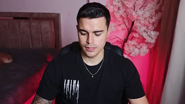 Axel Big cock online show from August 2026 01:08:01 AM