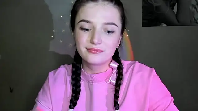 Snapshot of EvaaMillerr99 chatting on December 2024 12:52:01 AM EvaaMillerr99 online show from December 2024 12:52:01 AM