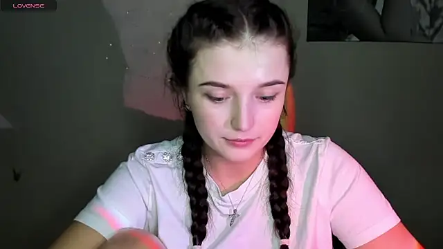 Snapshot of EvaaMillerr99 chatting on December 2024 08:30:01 AM EvaaMillerr99 online show from December 2024 08:30:01 AM