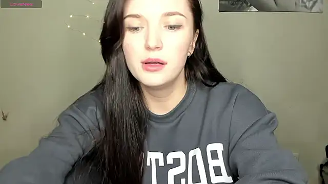 Snapshot of EvaaMillerr99 chatting on December 2024 12:14:02 PM EvaaMillerr99 online show from December 2024 12:14:02 PM