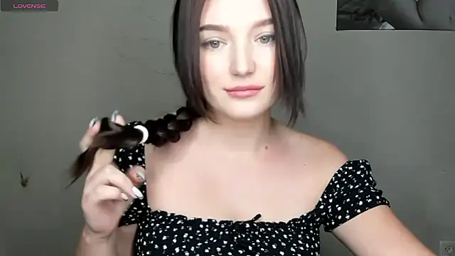 Snapshot of EvaaMillerr99 chatting on December 2024 01:00:01 PM EvaaMillerr99 online show from December 2024 01:00:01 PM