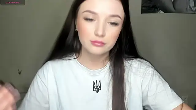 Snapshot of EvaaMillerr99 chatting on January 2025 02:05:01 PM EvaaMillerr99 online show from January 2025 02:05:01 PM