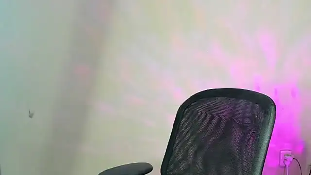 Snapshot of EvaaMillerr99 chatting on February 2025 10:00:01 PM EvaaMillerr99 online show from February 2025 10:00:01 PM