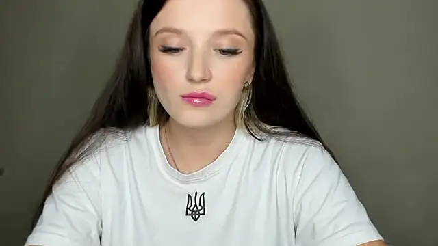 Snapshot of EvaaMillerr99 chatting on October 2025 11:44:01 AM EvaaMillerr99 online show from October 2025 11:44:01 AM