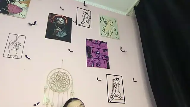 Snapshot of MoonAgnes chatting on January 2025 12:58:01 PM MoonAgnes online show from January 2025 12:58:01 PM