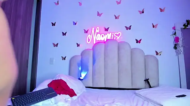 NaomiAsha online show from November 2025 12:00:02 AM