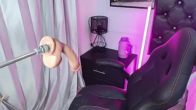 Lizz Tender online show from January 2025 01:14:01 PM