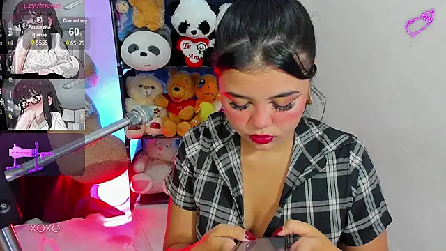 Lizz Tender online show from July 2026 11:22:01 PM