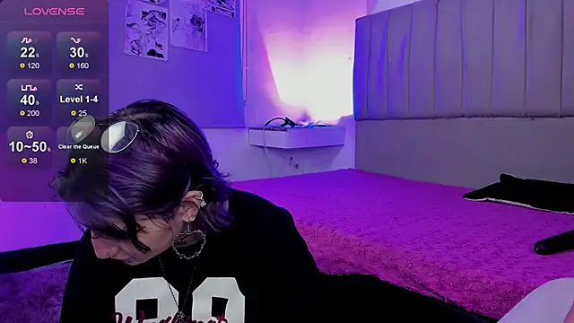 Snapshot of SukiFuyu_ chatting on January 2025 12:06:01 PM SukiFuyu online show from January 2025 12:06:01 PM