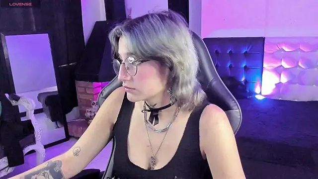 Snapshot of SukiFuyu_ chatting on March 2025 03:17:02 PM SukiFuyu online show from March 2025 03:17:02 PM