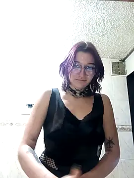 Snapshot of SukiFuyu_ chatting on November 2025 09:05:02 PM SukiFuyu online show from November 2025 09:05:02 PM