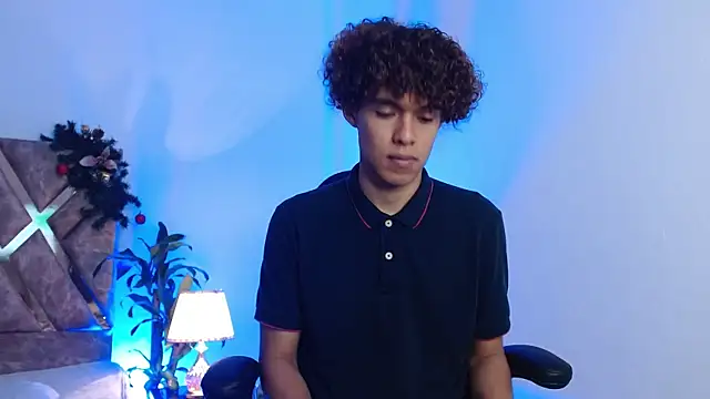 Snapshot of nickolas_moon chatting on December 2024 02:42:02 PM nickolas moon online show from December 2024 02:42:02 PM