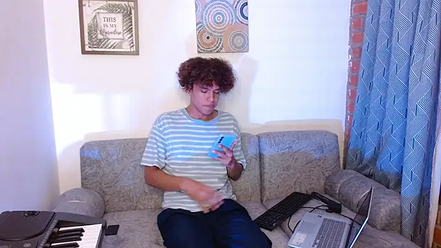 Snapshot of nickolas_moon chatting on January 2025 03:34:02 AM nickolas moon online show from January 2025 03:34:02 AM